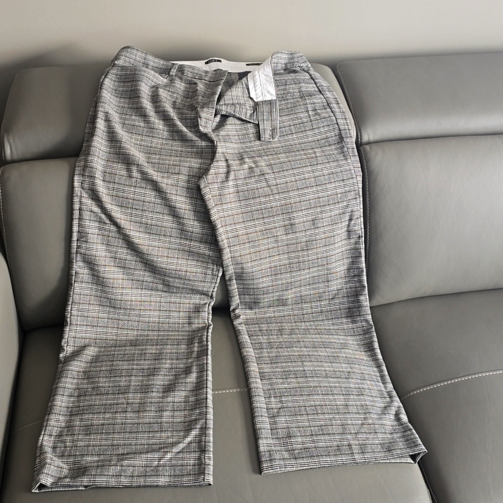 Loft size 18 plaid